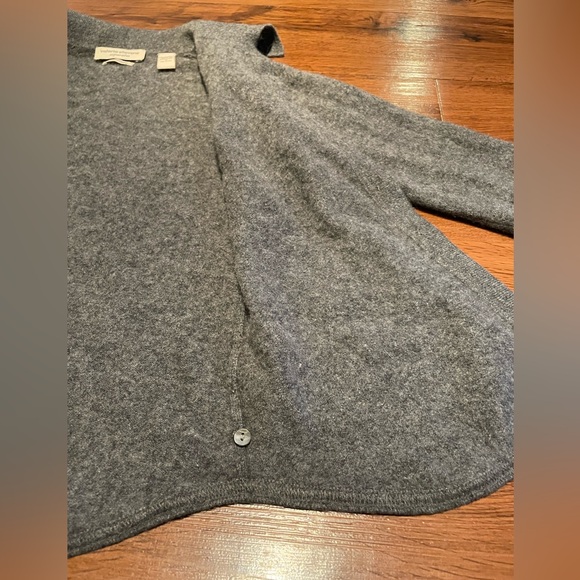 Valerie Steven’s Soft Grey 100% Cashmere Button-Up Cardigan - Picture 5 of 6